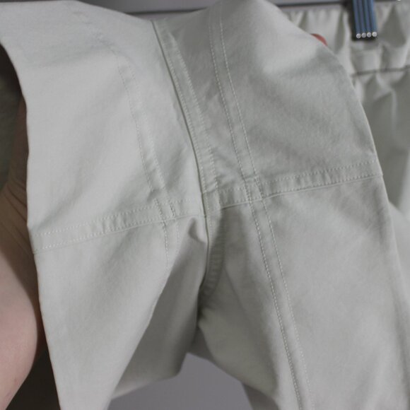 Lululemon | EUC| Cinchable Waist High-Rise Woven Short 3.5" | Bone | Size XL - Picture 4 of 6